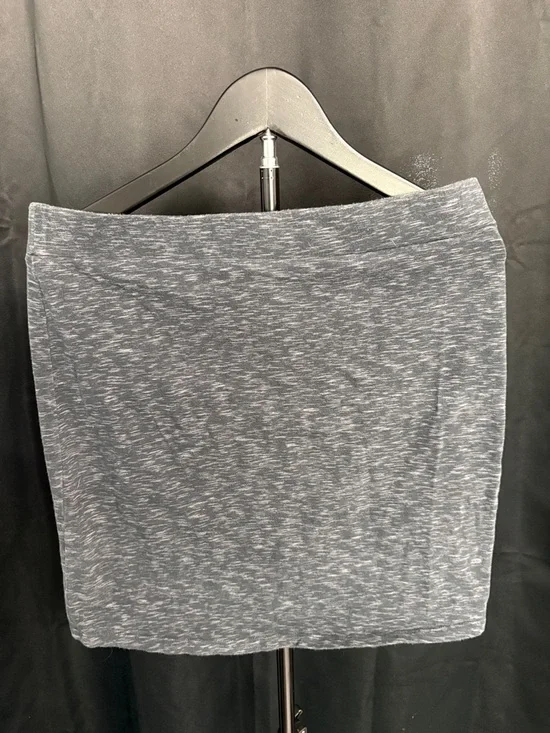 H&M 3/$12.00 Min Skirts !! - Picture 6 of 9